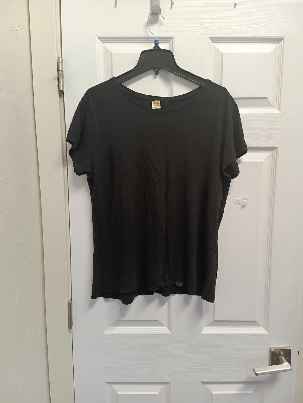 Women's Black Short Sleeve Crewneck Tee